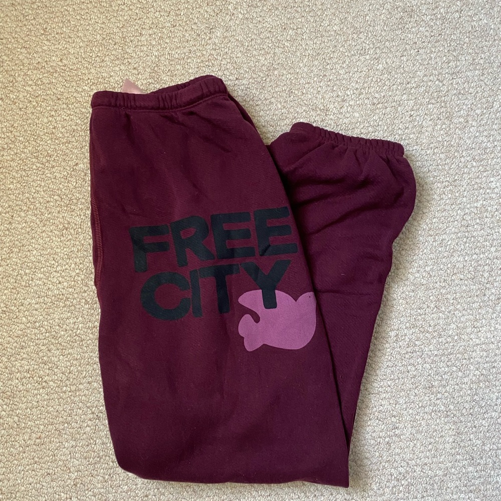 NWOT FREECITY Superfluff Lux OG Sweatpants